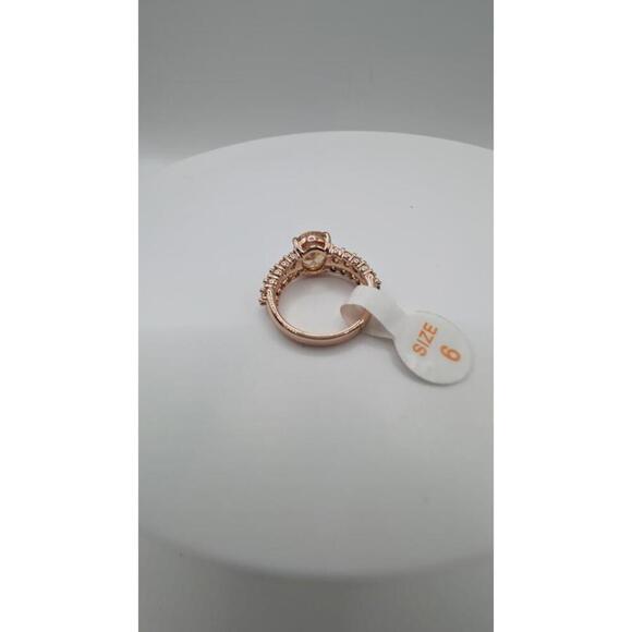 Rose Gold Tone Ring with Central Gem and Accent Stones Size 6 - Picture 4 of 9